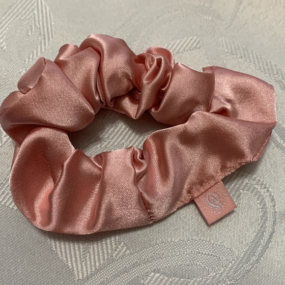 VS bandana and hair elastic - Picture 4 of 7